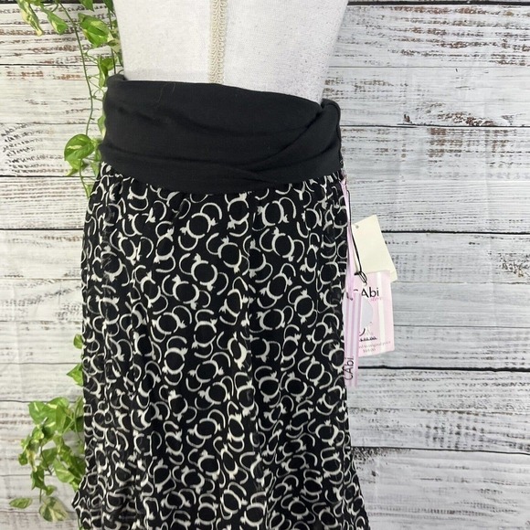 Cabi Skirt size Small Black White Mesh Bubble Hem Full Knee Stretch Modest Slim - Picture 10 of 13